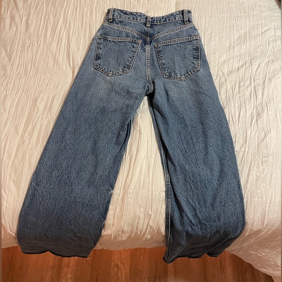 Zara extra long flared jeans with a frayed bottom - Picture 4 of 4